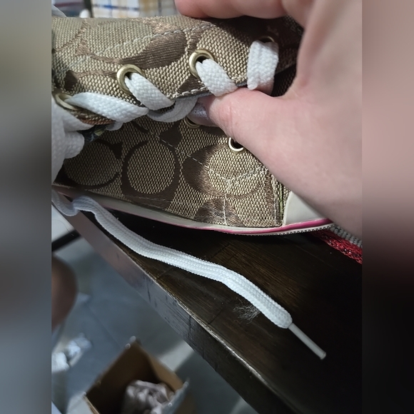 Coach Tan signature Canvas High Top Shoes Women Sz. 7 Barrett Graffiti FLAWED - Picture 11 of 12